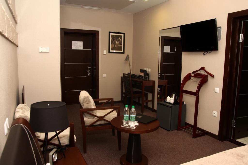 Grand M Hotel Navoi Szoba fotó
