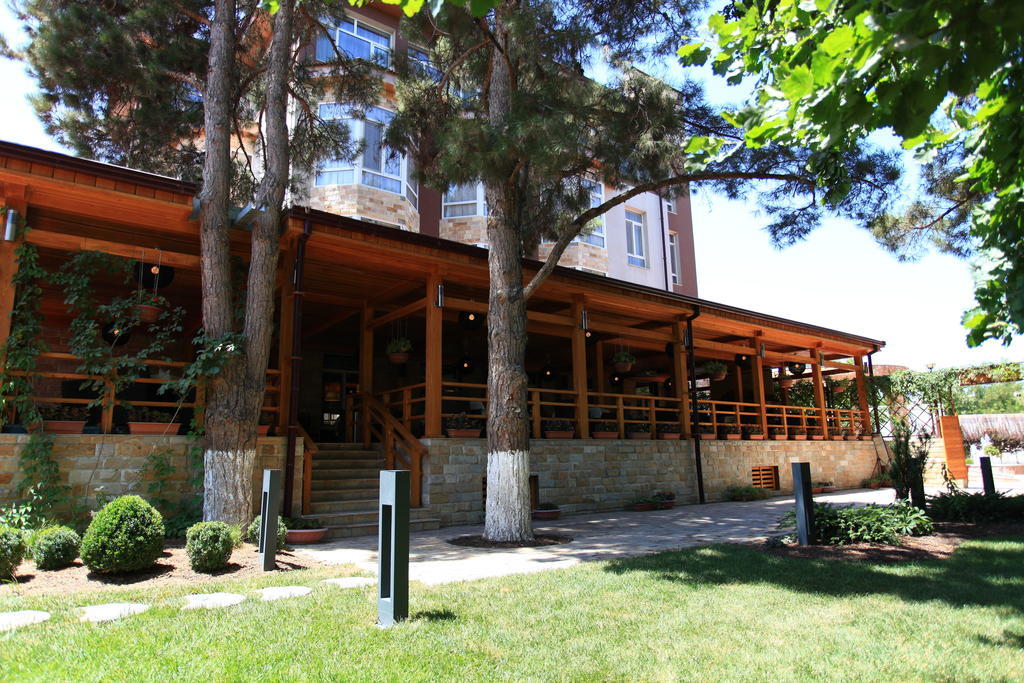 Grand M Hotel Navoi Kültér fotó