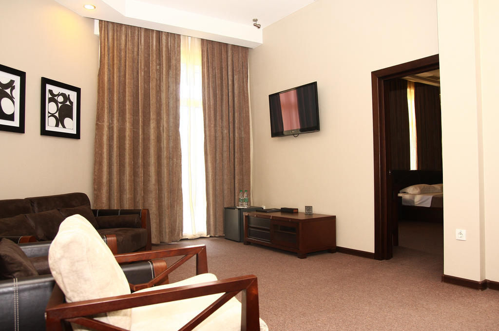 Grand M Hotel Navoi Szoba fotó