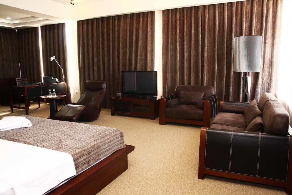 Grand M Hotel Navoi Szoba fotó