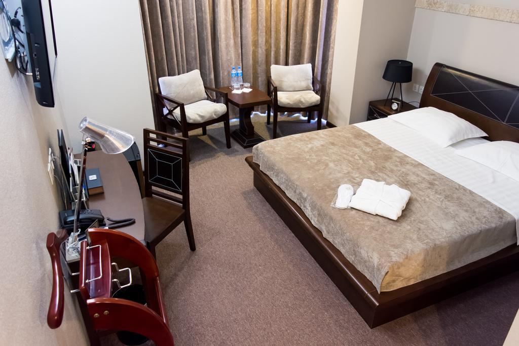 Grand M Hotel Navoi Kültér fotó