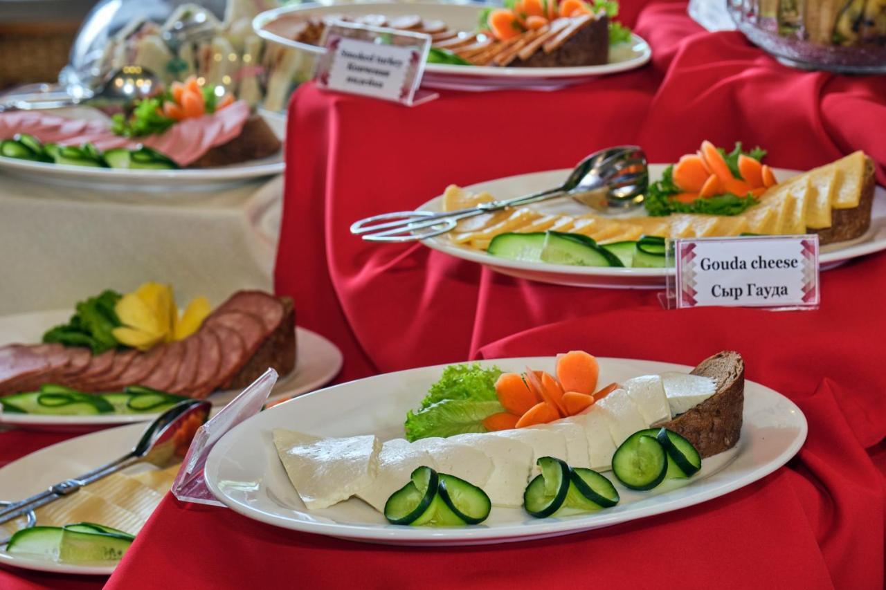 Grand M Hotel Navoi Kültér fotó
