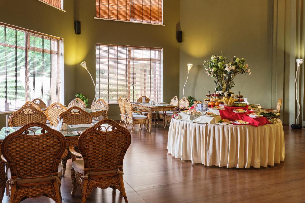 Grand M Hotel Navoi Kültér fotó